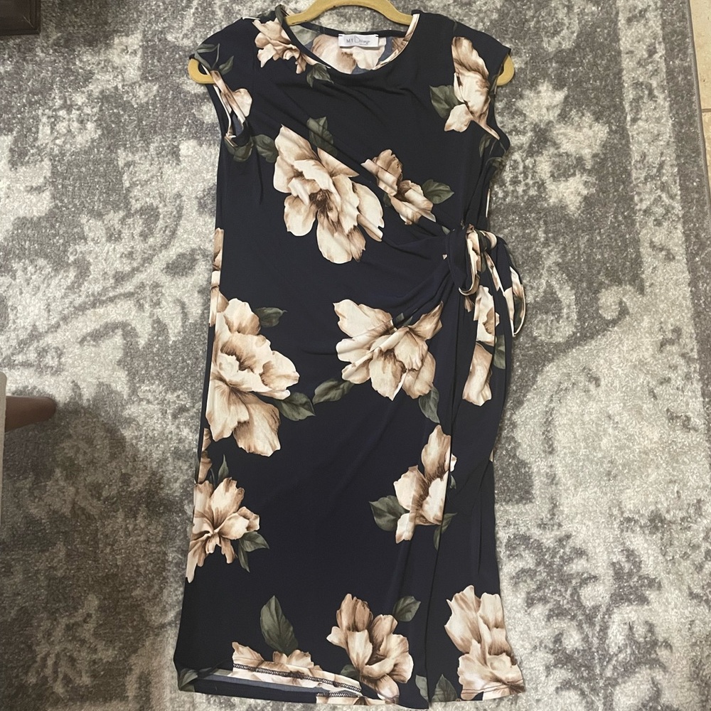 Maternity navy floral dress